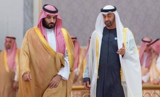 21) Arabistan lideri Selman ve BAE lideri Zayed Türkiye'ye ve Erdoğan'a karşı büyük bir savaş başlattılar. Türkiye'nin ekonomisinin zarar görmesi için herşeyi yapıyorlar. Körfezden zengin turist gelmesini yasakladılar. Türkiye'yi medyada kötü gösteriyorlar.