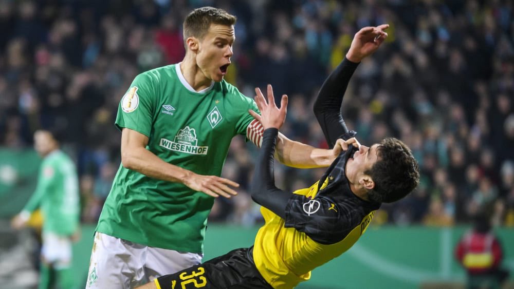 Honorable Mention: Bremen vs. Dortmund (DFB Pokal)Apparently no red card.