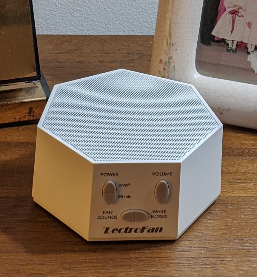 jackscerebellum's tweet image. Noisy neighbors watching Columbo dialed up to 11? Mice in the attic knocking over grandma&apos;s pictures? Roommate working 2nd shift and banging pans at midnight? Buy THIS right now. #lectrofan better than a boxfan for sleeping. Seriously.