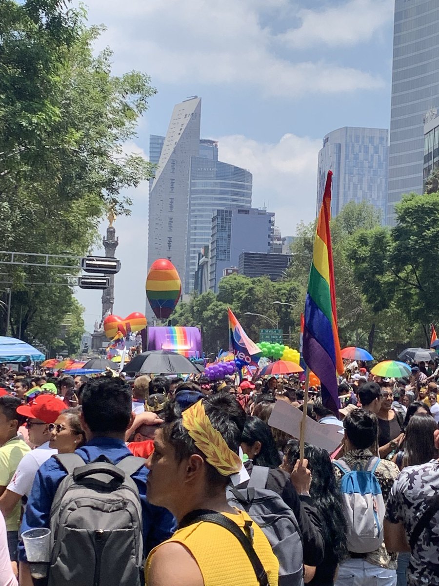 Extraño jotear con las comadres, saludar a todas las amigas, a la chela para la calor, al ojo pispireto, todo esto es parte de la visibilidad del ser orgullosamente homosexual. #orgullo2020mx #Orgullo2020 #happypride2020