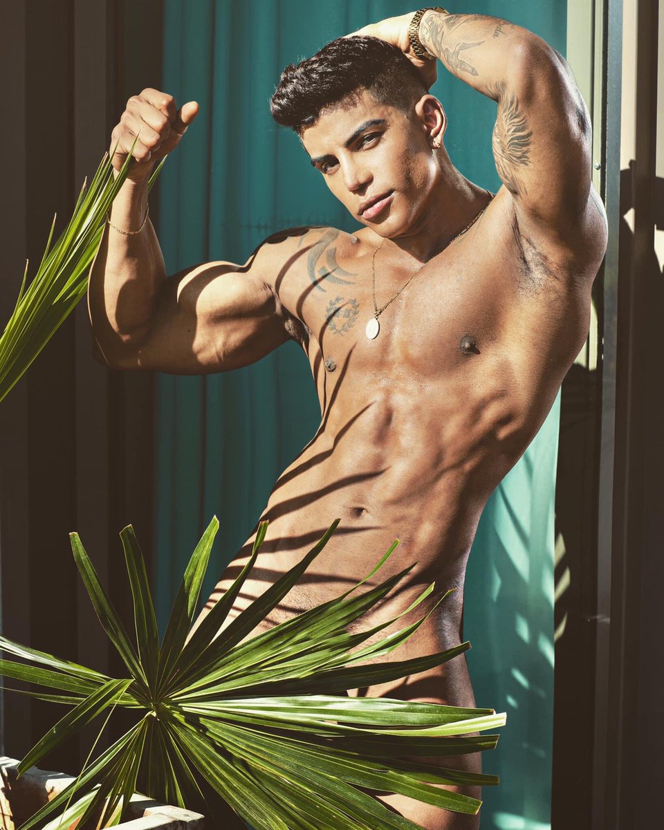 Conaromaacafe's tweet photo. Óscar Alonso

México 🇲🇽 Colombia 🇨🇴 
#Bellos #Guapoysexy #Papasote #MenPhysique #Latinosexy #Mamadosexy #Sexyboy  #Fisicoculturista #BodybuilderMen #Fuerteysexy #HermosoMuchacho #MiDiosDelOlimpo #Mamadosexy #IronMen https://t.co/wSFm19x5f5