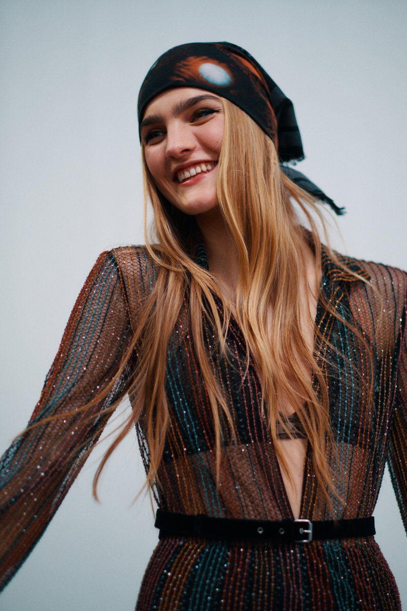 VogueSpain's tweet photo. 9 compras de rebajas con las que adelantarse a las tendencias de otoño-invierno 2020/2021
https://t.co/0eJGXsSW0T https://t.co/5YKrz5ifrm