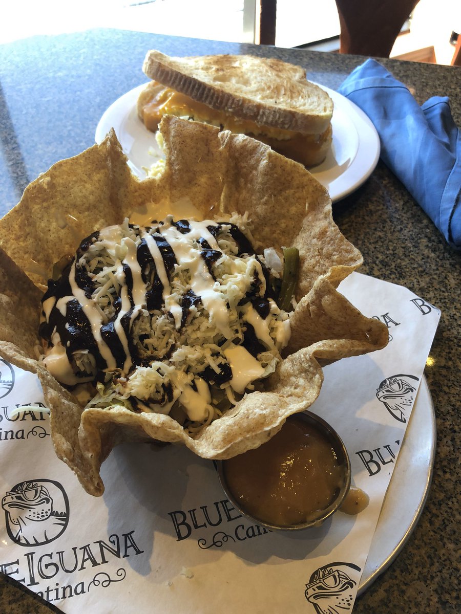 thiscruiselife's tweet photo. Who else has enjoyed a delicious @CarnivalCruise #BlueIguanaCantina burrito or burrito bowl? My go-to order: “bowl, rice, chicken, black beans, peppers, corn, lettuce, extra roja and sour cream.” And then a side of the delicious habanero salsa from the #salsabar! #cruisefood https://t.co/RS2v49lpdw