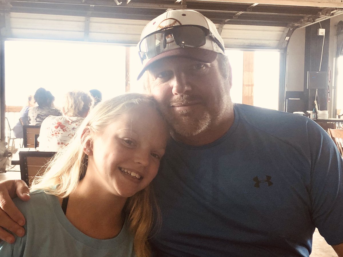 rwhite700's tweet photo. Enjoying a wonder lunch before our game this evening! #baseballlife #travelball #texasmustangs #baseballmom https://t.co/JlACjU5J7U