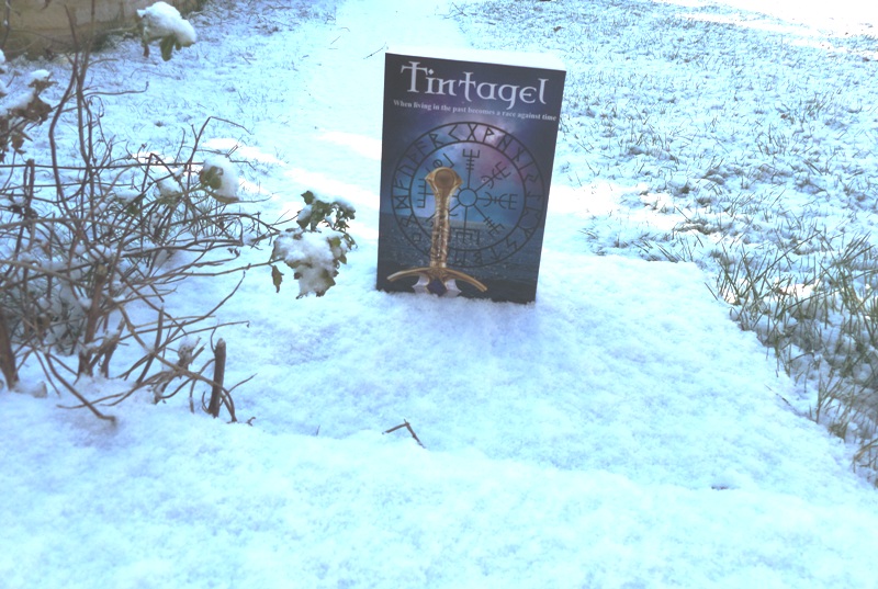 Tintagelfantasy's tweet photo. Tintagel looking cool for such a hot book https://t.co/3MzQKN90Yp