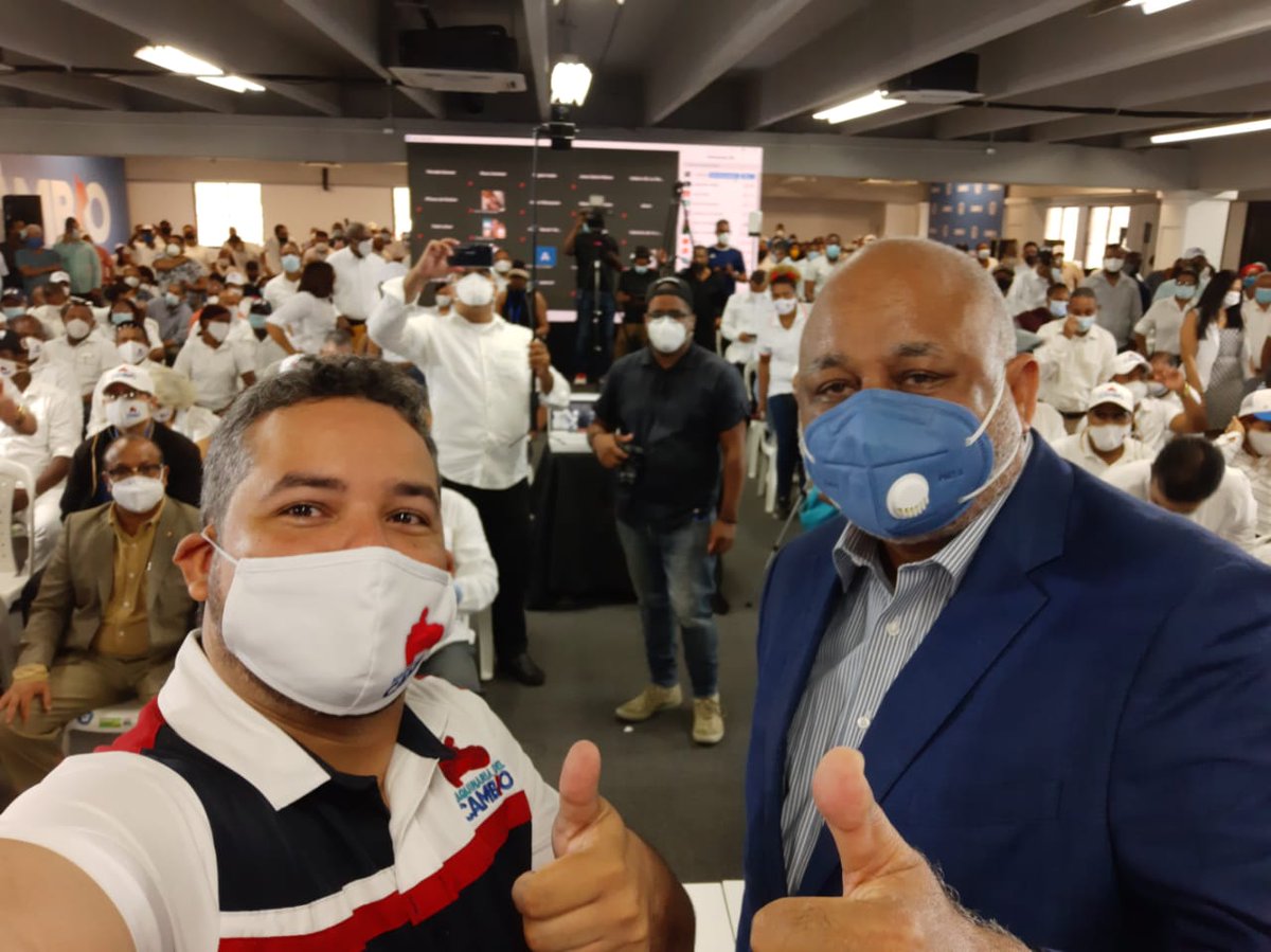 Guillermopca's tweet photo. En el cierre de campaña de la @maquinariard  con @RobertoFulcar Coordinador de Campaña de @luisabinader. Presente @ciufaride #LaMaquinaria @caamanovive @AldoGarciaS #ElCambioVa @GloriaReyesG @Farideraful @AngelyMorenoRD @altagraciasa  @RafaFliz @VasquezPenaRD @cearahatton https://t.co/bMTxEuje0d