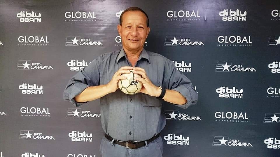 LaVozMNB's tweet photo. Un manaba necesita de nosotros 

Nuestro colega y amigo, el periodista deportivo Paco Alvarez Moreira, se encuentra atravesando un muy difícil situación en cuanto a su salud, por lo que necesita de nuestra solidaridad.
Cualquier ayuda, por pequeña que sea, será muy bien recibida. https://t.co/FyhT9RG4A9