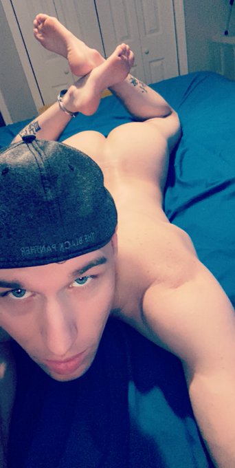 #Feetfettish #twink #gay #gaytwitter #onlyfansleak #teen #onlyfans #nude #naked #nudes #hornyaf #cum