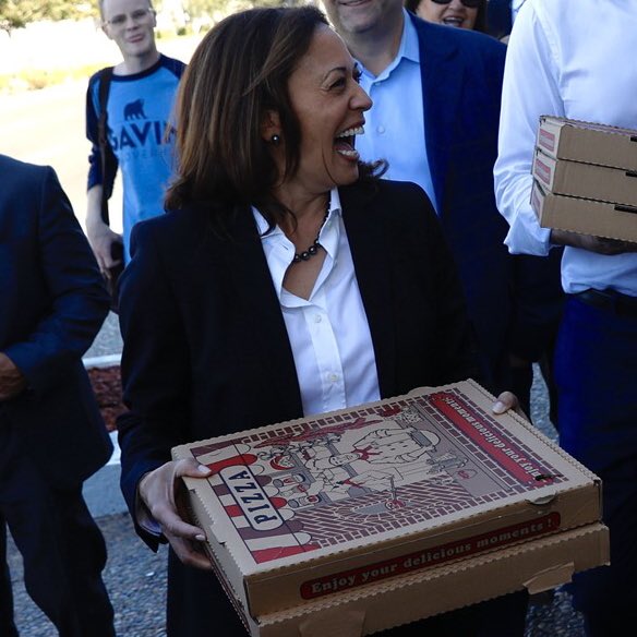 A Joe Biden & Kamala Harris Thread: A Case Study in Simpaticoness.  #KamalaHarrisForVP 1) They’ve each carried two pizza pies