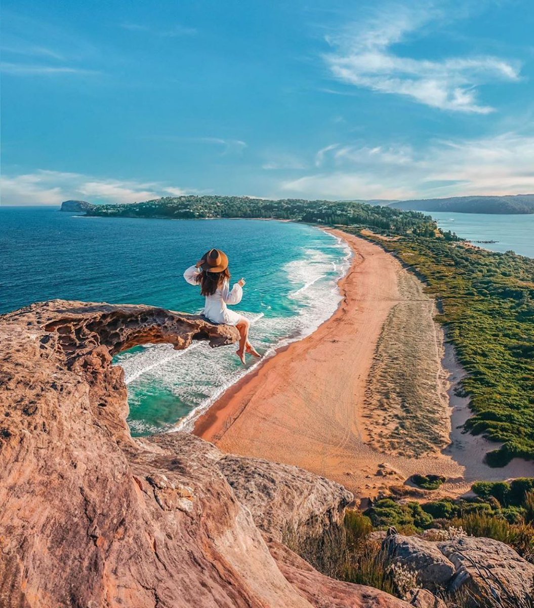 This viewpoint is insane 😍😍
.
.
All thanks to @sheisnotlost for such a wonderful Shot 📸 .
.
.
.
#livetotravel #passionfortravel #travelust #traveltherenext #letsgoeverywhere #travelinspiration #travelbucketlist #traveladdiction #traveltheworldwithme #travellingaroundtheworld