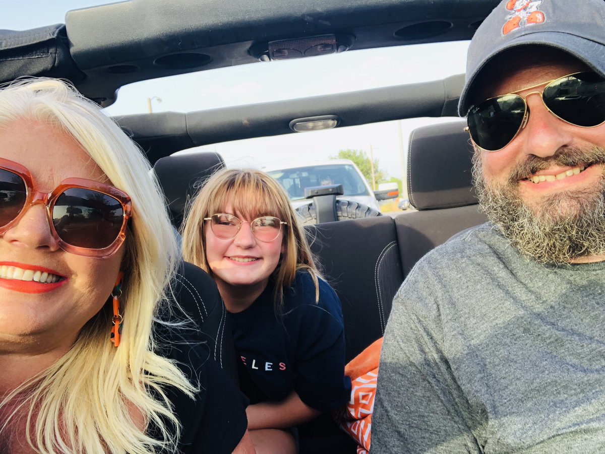 #GarthDriveIn