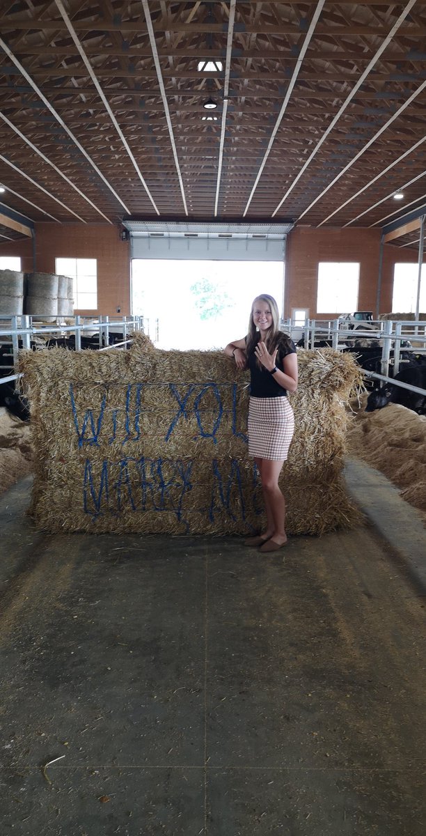 Little different barn check tonight 😁💍! 
#shesaidyes #ontag