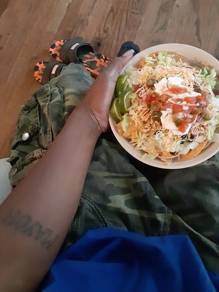 NicholasKhobb's tweet image. Looks tasty? This is the part where we GO IN! Red Hat🧢 Red Cap🧢 Productions🥙, Nacho Night🧀! Real Rap👍🏾, 0 Cap👌🏾. #properalignment #DaddyKitchen #Cameras #NYPDScanner #californiaproud #ELITESETUP  #snapchatleak #Copyright #instagramtips #InGodWeTrust #bossteam #linkedinbatch7