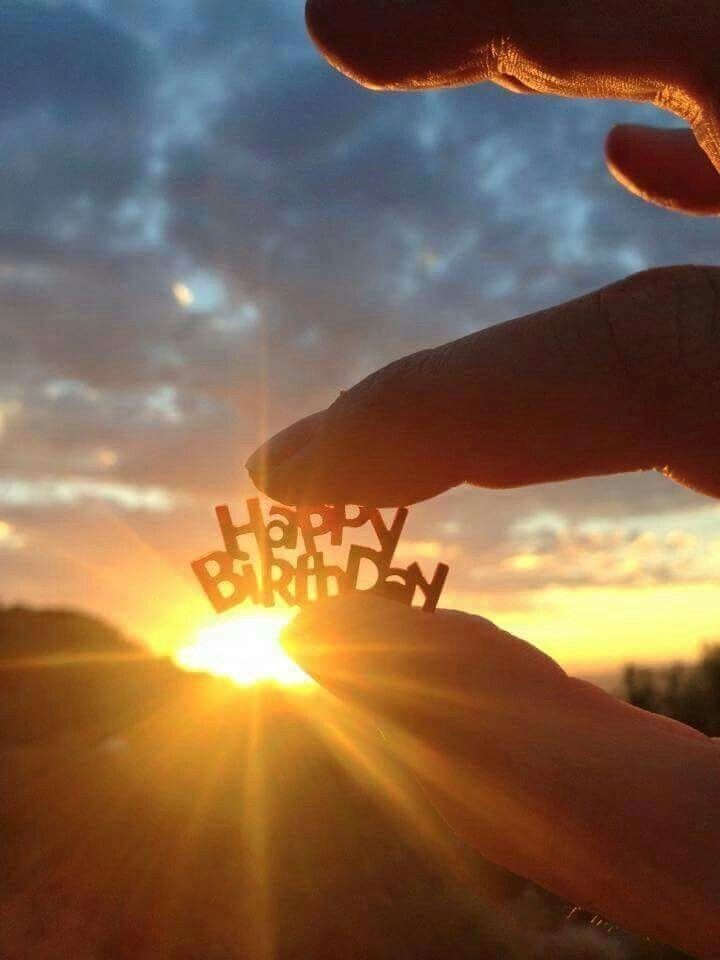 HbdBuddy's tweet photo. آداب عرض ہے 😌
رات بھر سو کر اُٹھنے والوں کو برتھ ڈے گرل 🍰کی طرف سے صبح بخیر 🌸
سلامتی کی ڈھیر ساری دُعائیں!!
برتھ ڈے گرل۔ ۔آپکی وِش/دُعا کے انتظار میں 🙏😌
@WaseemBadami 
@iqrarulhassan 
@ain_iqrar
#HBDRB🎈 
@AyeshaA22705744 https://t.co/wvEzrLDt5z
