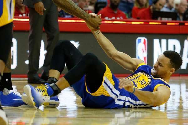 2016 Western Conference 1st RoundSteph: (2 games; 38 total minutes)15.0 | 3.5 | 3.5 on 45.5/42.9/100Harden:26.6 | 5.2 | 7.6 on 41.0/31.0/84.4• Curry 24 in 19 minutes in Game 1 • Harden drops 35/6/6 Game 5 Warriors take series in 5 again