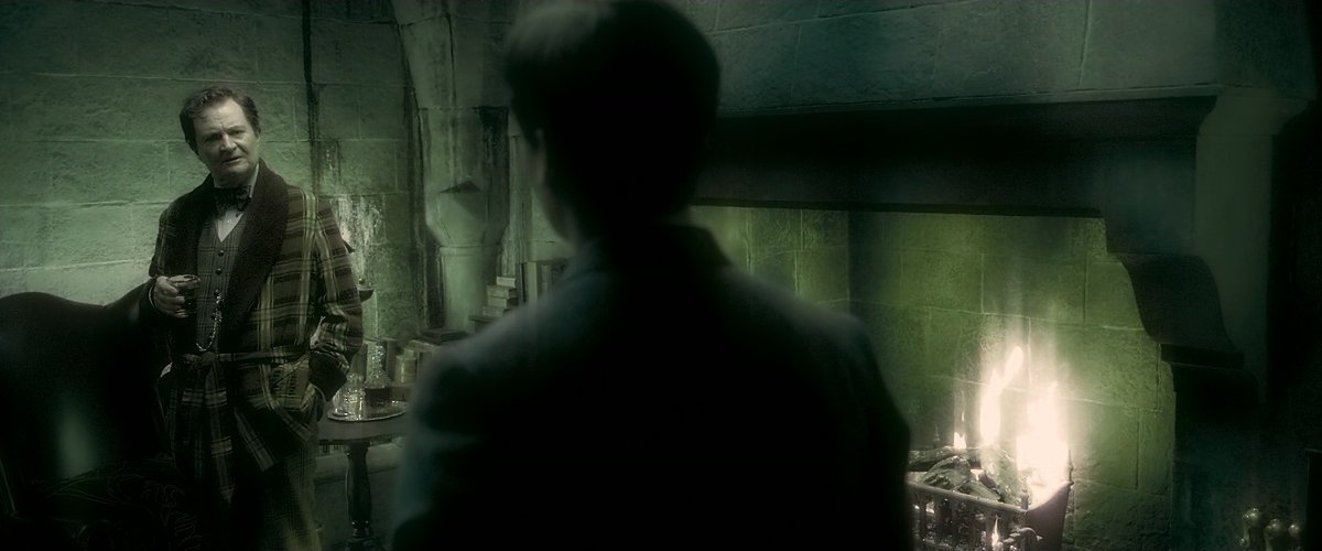 Lors de sa 7ème année Jedusor demanda des renseignements à Slughorn sur les horcruxes, celui-ci lui expliqua tout. Tom était vraiment décidé à en créer afin d'échapper à la mort qu'il voyait comme une faiblesse humaine.