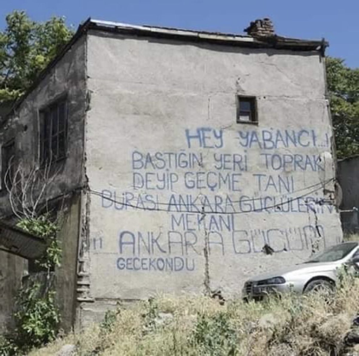 Ne fark eder ligler kupalar şampiyoluklar. Senin olduğun her yer süperdir bize ANKARAGÜCÜ. 
#Ankaragücü