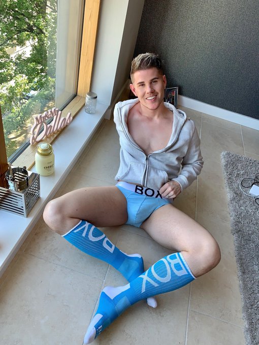 Watch Stephen Dallas's leaked NSFW photo on TwXstars