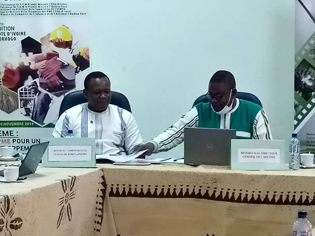 salonpme_uemoa's tweet photo. Célébration de la Journée des micro et des PME : les #PME refusent de se laisser abattre malgré la COVID-19
27 juin 2020
Cette causerie-débat s’est déroulée au siège de l’ #AFPPME et simultanément en ligne sur la plateforme Google Meet
https://t.co/jGENa4223c https://t.co/3moC8oSvsO