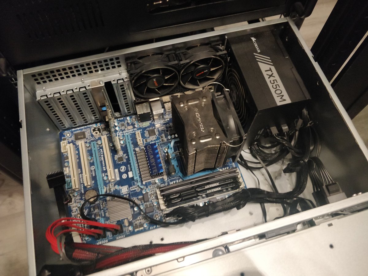 Tysonpower's tweet image. Got around to setting up #Netflow on my local Network. A really nice tool to take a look what is happening on the #LAN!

I underestimated the RAM usage of #Elastiflow so the Server was at 95% all the Time. Good i had some RAM laying around, replaced two sticks, now all is fine😎