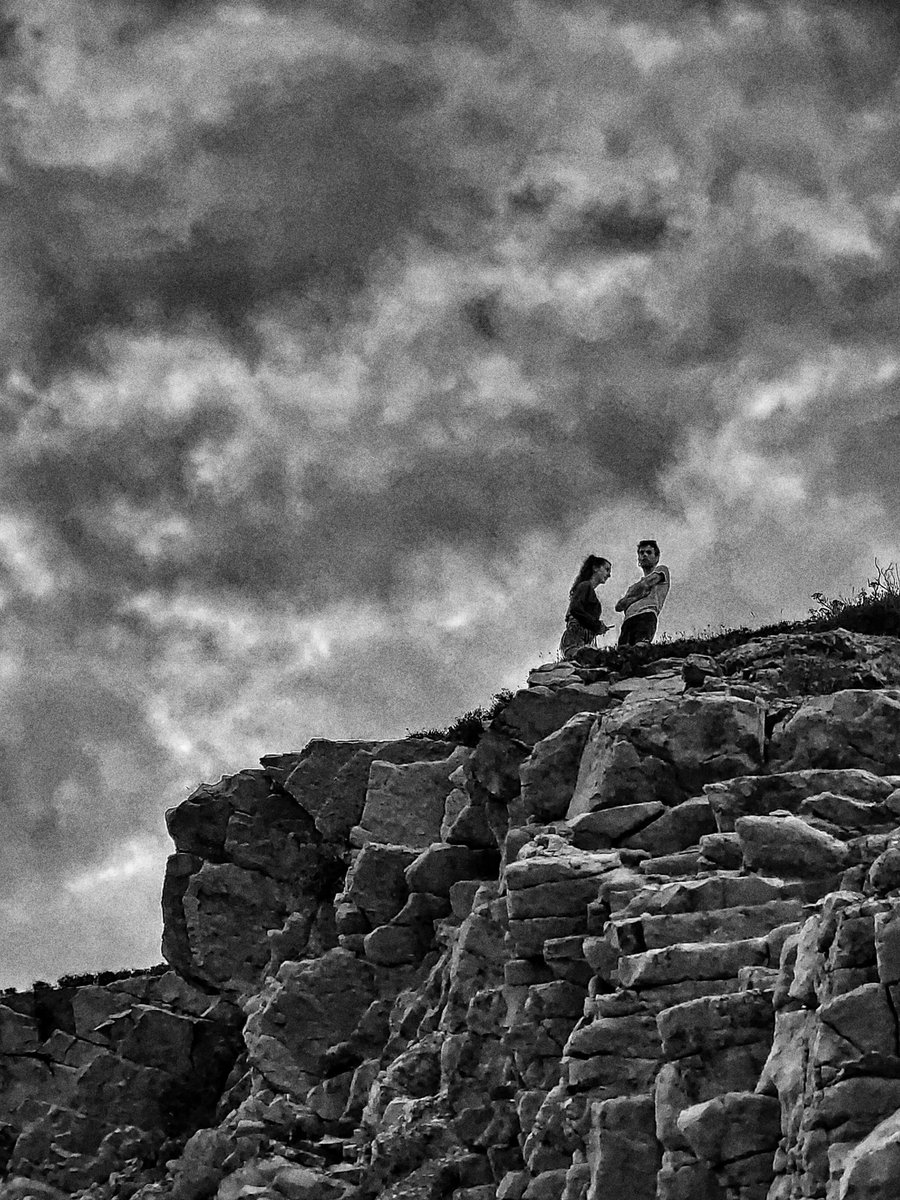 vmrr8395's tweet photo. Hoy tenía mucha compañia y no me extraña, las vistas desde Algorri son espectaculares..
#zumaia #algorri #flysch #geoparkea #BlancoYNegro #ShotOnMiNote10
https://t.co/TMix9591tt https://t.co/G2Tyj7r1IE