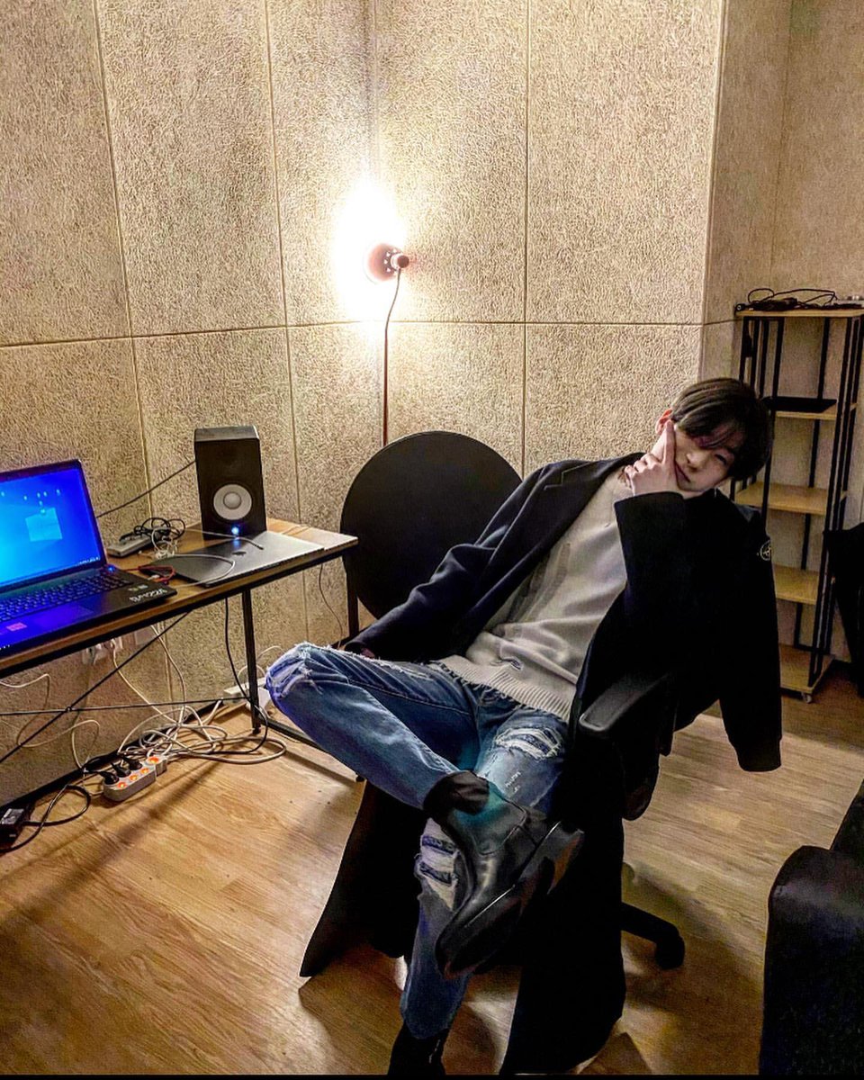 200127 Han Seungwoo Ig UpdateWorking busily for your fanmeeting~ our hard working wooya >< ♡