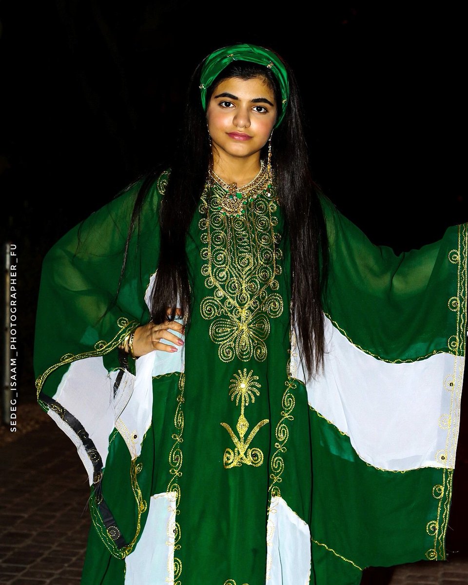 SedegP's tweet photo. Saudi official uniform
Moodle..@rand_baniali
#portraitphotography
#model
#beautifying
#radmakeover
#beautyphotography
#beautyretouching
#sedeg_isaam_photographer_fu
#اكسبلور_explore
#اكسبلور_2020
#اكسبلور https://t.co/4mfDkEaBKp