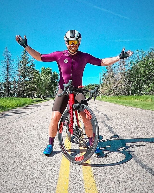 BIKES! There are very few things in this world that are as fun when you’re forty as they were when you’re four. . 17 days away from rising and I got welcomed back to riding with a perfect weather day. We’re lucky to get to do this! . Two hour easy ride just relaxing, listening to