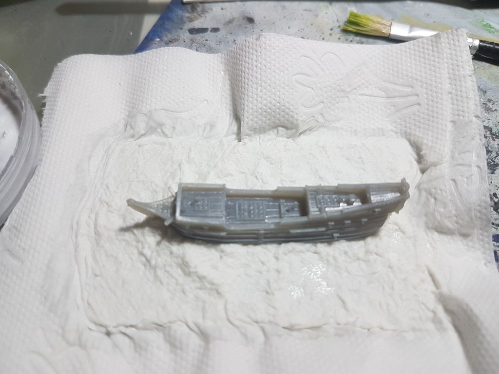 MandaPii's tweet photo. A test for a probable future project, just waiting until it dries. Yes, it is toilet paper.
#MiniaturePainting #WiP #Experiment #3DPrinted #AgeOfSail #HenryTurner #Water #WaterEffect #Ocean #OceanEffect #Sea #SeaEffect #ToiletPaperAbuse https://t.co/jSxhzTB3dL