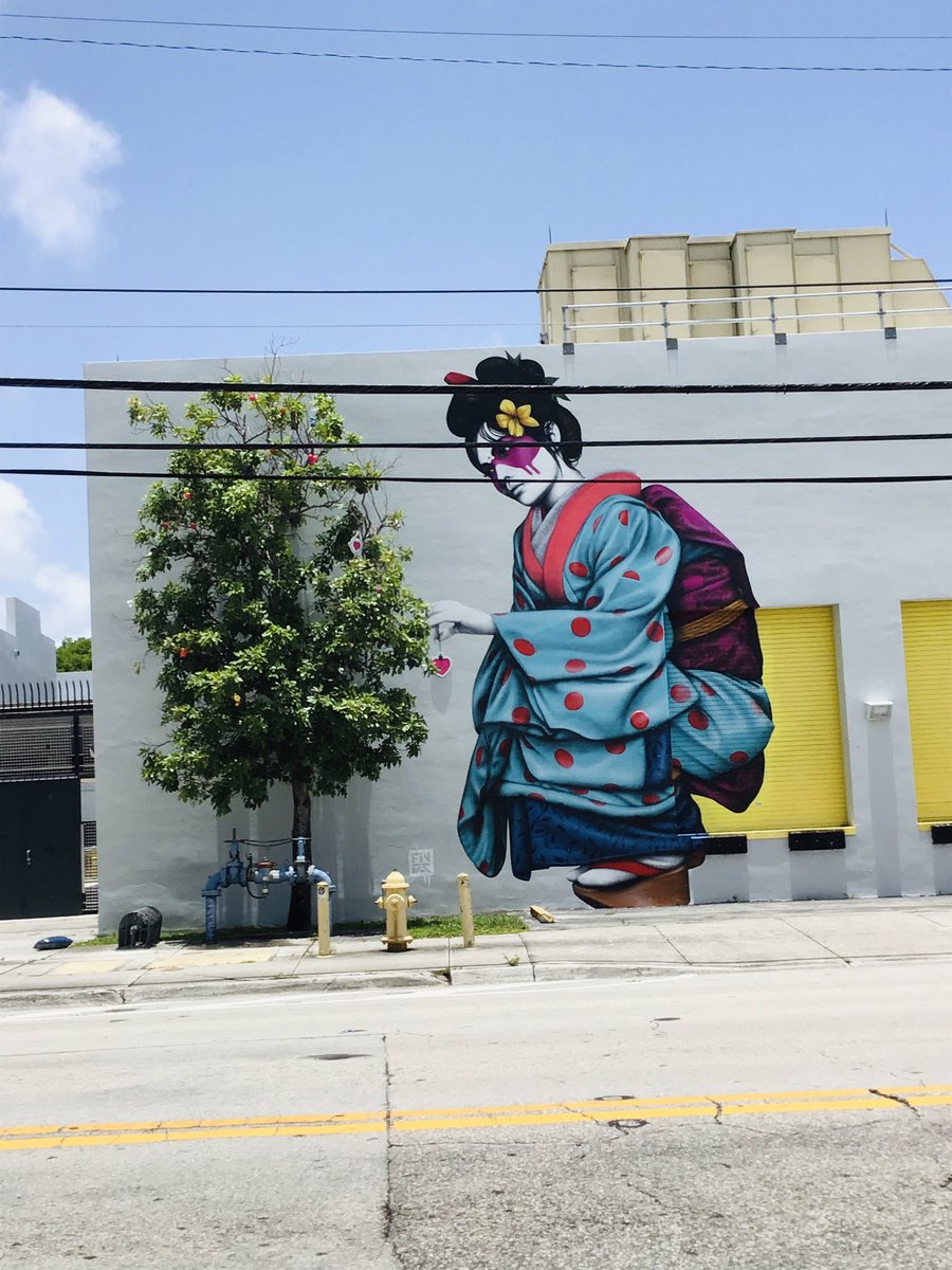 AceInTheWindow's tweet photo. #graffitiart #graffiti #mural #miami #muralhunting #urbanart https://t.co/tZiWKiJxpV