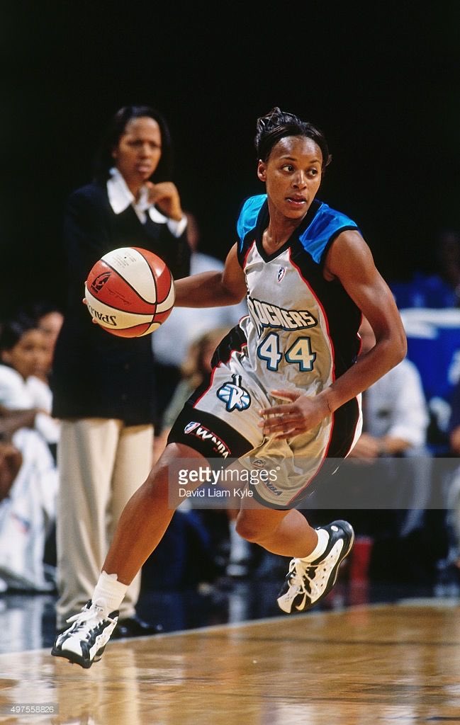 Nikki_CLE's tweet photo. @WNBA Couldn’t find a GIF of the GOAT so here’s a pic #MichelleEdwards #BringbackClevelandRockers https://t.co/p3iO8e1Bbv