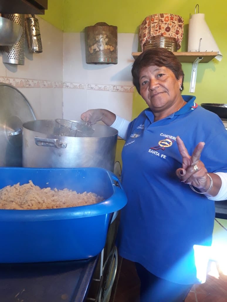 Machucafer80's tweet photo. @AladioSergio colaboró para que se puedan alimentar los chicos del barrio #Beaudrix de la ciudad de #Roldán .
.
Gracias Cro SERGIO ALADIO por idear y seguir adelante con este #comedor de #CamionerosDeSantaFe https://t.co/j3CCeHpcjo