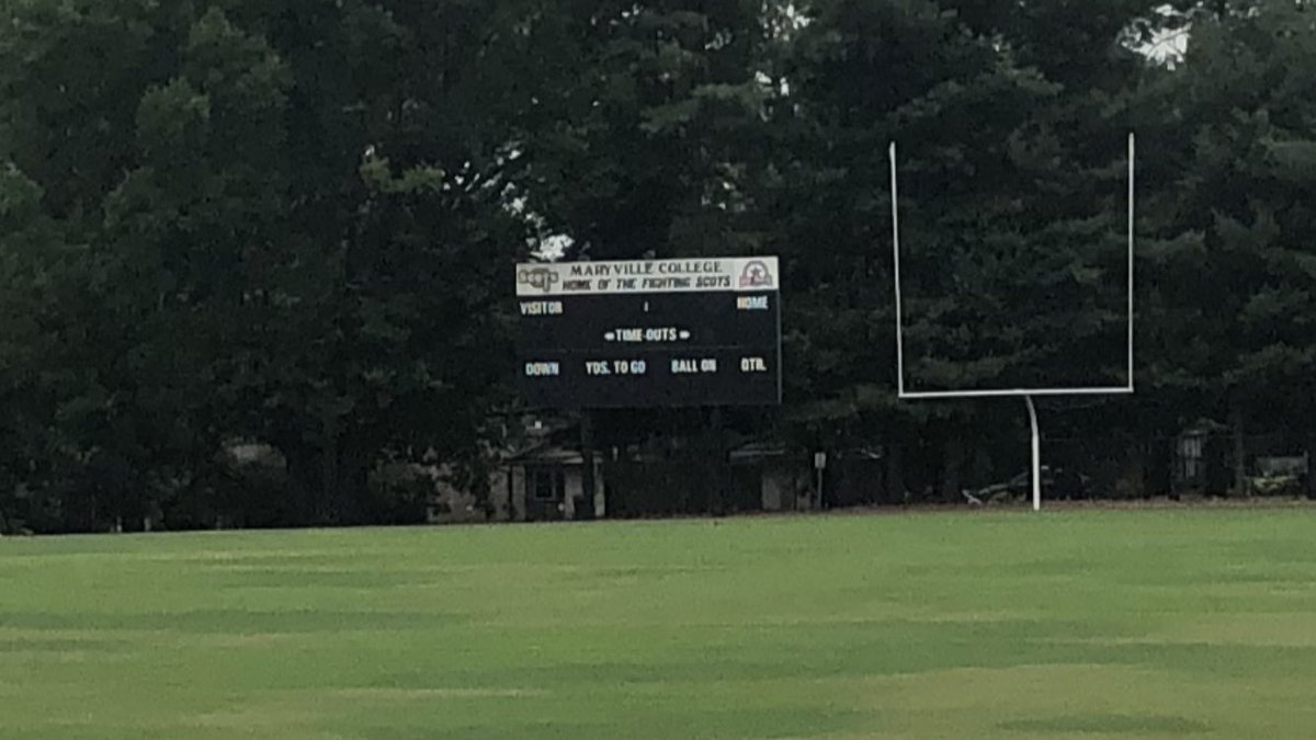 coachcraw4d's tweet photo. Greetings! Next stop took us into Beautiful Maryville, TN for a stop at @MaryvilleC Home of The @MCScotsFootball led by @MCCoachHayes Our Good Friend @coachJZimmerman coaches here! We coached here back in ‘00 &amp; ‘01...always diggin’ those Bagpipes on Gameday! Go Scots!😎💯💥🏈 https://t.co/COoFcmvmIM