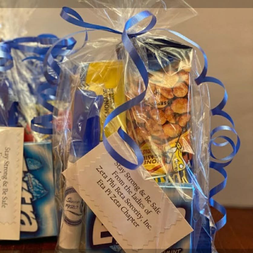 ZPhiB_EPZ's tweet photo. Today we honored the many postal letter carriers who are working harder than ever. We appreciate all that you do. Please accept these care packages from the women of Eta Pi Zeta chapter as a token of our gratitude. #ZPhiB2020 #ZPhiB #HPiZ1973 #EtaPiZetaChapter #MoCoZetas @USPS https://t.co/PUQkB117kE