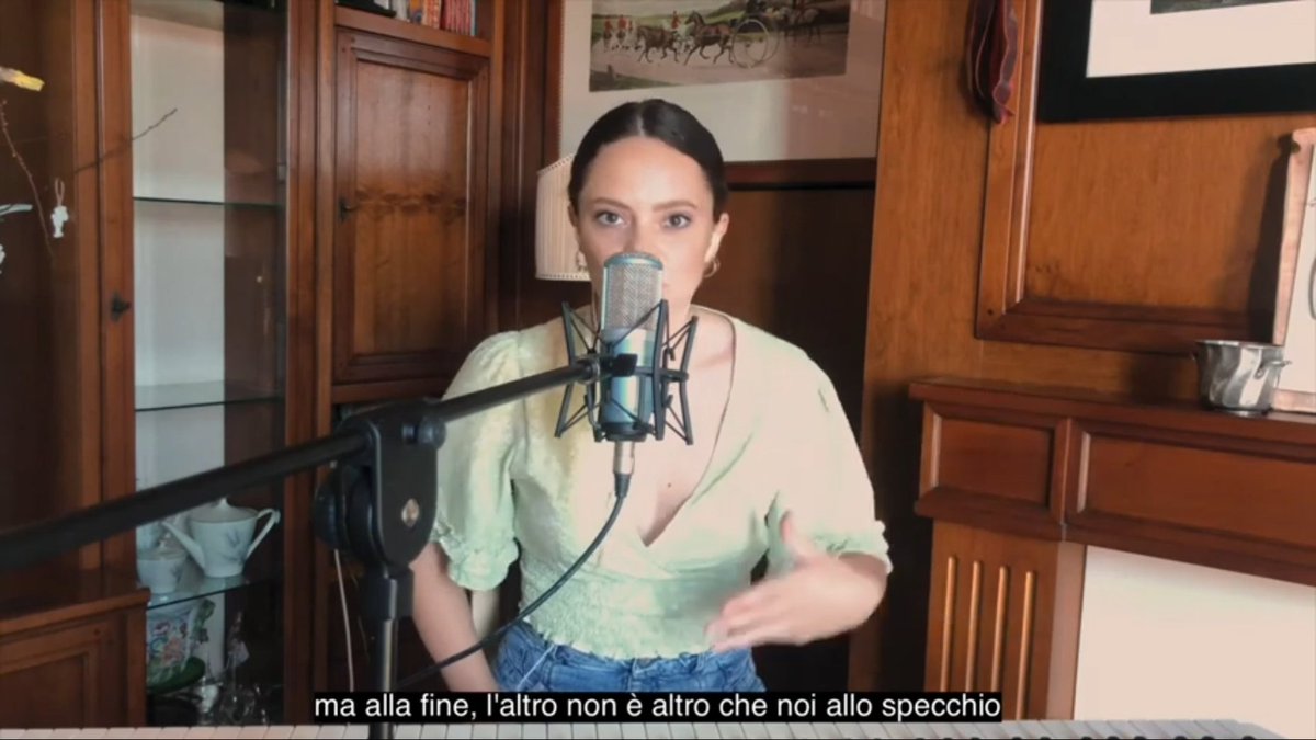 antocheeks96's tweet photo. Ma che ne sanno i filosofi?

Francesca Michielin li asfalta tutti.
Altro che " tu sei e proprio perché tu sei, non puoi non essere"
#MilanoPride
#francescamichielin 
#nodegreeofseparation https://t.co/IgXvejiJKw