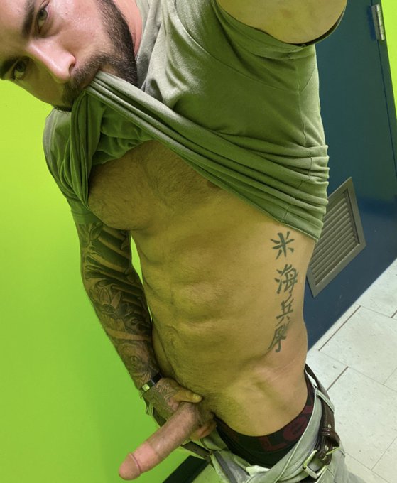 IN LOVE FOR THE MUSCLE STALLION @6holdover ?SO FUCKING HOT? ??
.
JOIN NICK ON ONLYFANS
https://t.co/PMD2Zl1Qxf