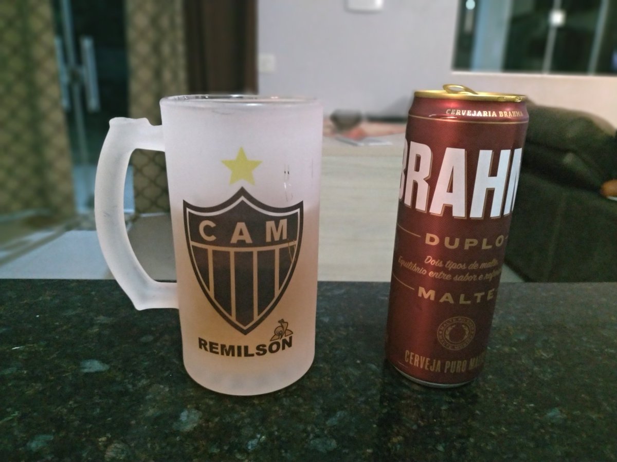 #liveleocomprudential 
Aí Leonardo canta horizonte azul....