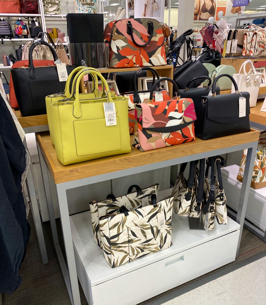 RubyC2715's tweet image. Warm colored accessories for this warm weather 😉✨ @DiannaT2715 @SavFromTarget21 @skynewton3 @salamlazkani @tracyacurry1