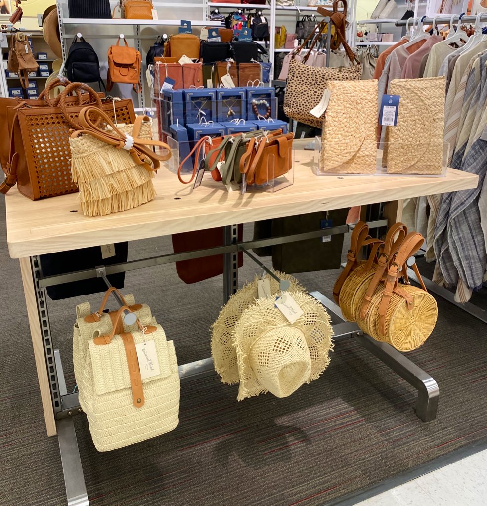 RubyC2715's tweet image. Warm colored accessories for this warm weather 😉✨ @DiannaT2715 @SavFromTarget21 @skynewton3 @salamlazkani @tracyacurry1
