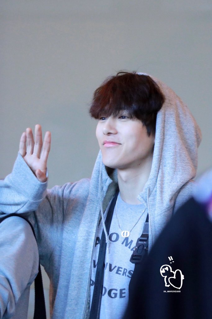 Minhyuk smiling; a beautiful thread♡  @OfficialMonstaX @official__wonho ♡
