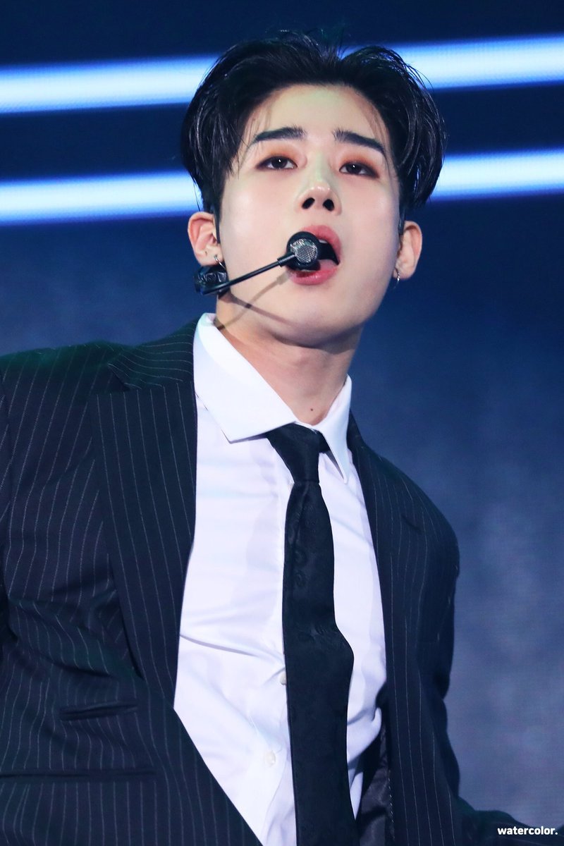 10. seungwoo handsome, sorry still not over him in a suit