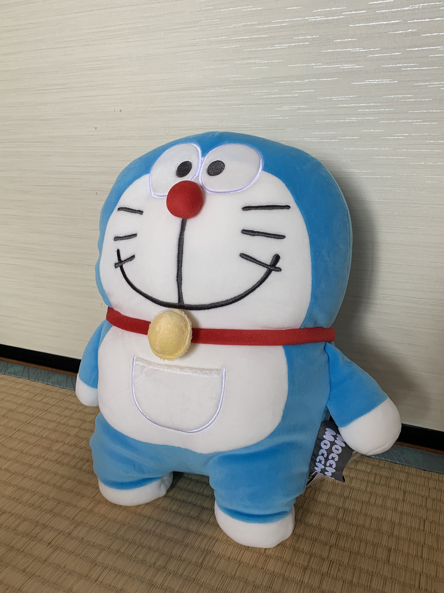 在華坊 東京駅一番街のポップアップストアで買った 初期ドラえもんグッズがかわいい ぬいぐるみは平たい 一歩間違うとゲーセンのダメプライズ臭がある 在華坊 東京駅一番街のポップアップストアで買った 初期ドラえもんグッズがかわいい ぬいぐるみは平たい 一歩間違うとゲーセンのダメプライズ臭がある