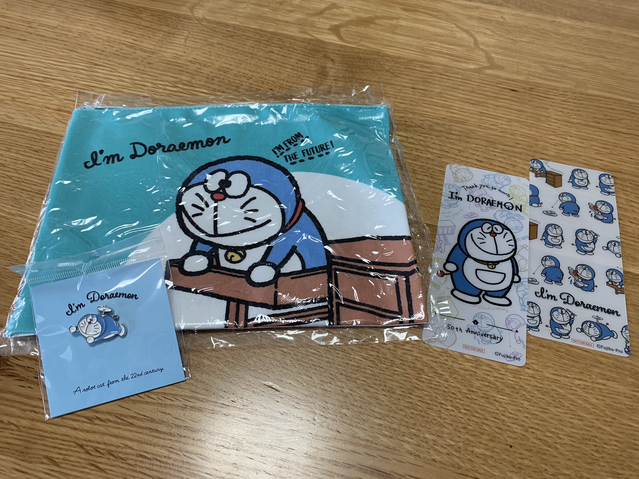 在華坊 東京駅一番街のポップアップストアで買った 初期ドラえもんグッズがかわいい ぬいぐるみは平たい 一歩間違うとゲーセンのダメプライズ臭がある 在華坊 東京駅一番街のポップアップストアで買った 初期ドラえもんグッズがかわいい ぬいぐるみは平たい 一歩間違うとゲーセンのダメプライズ臭がある