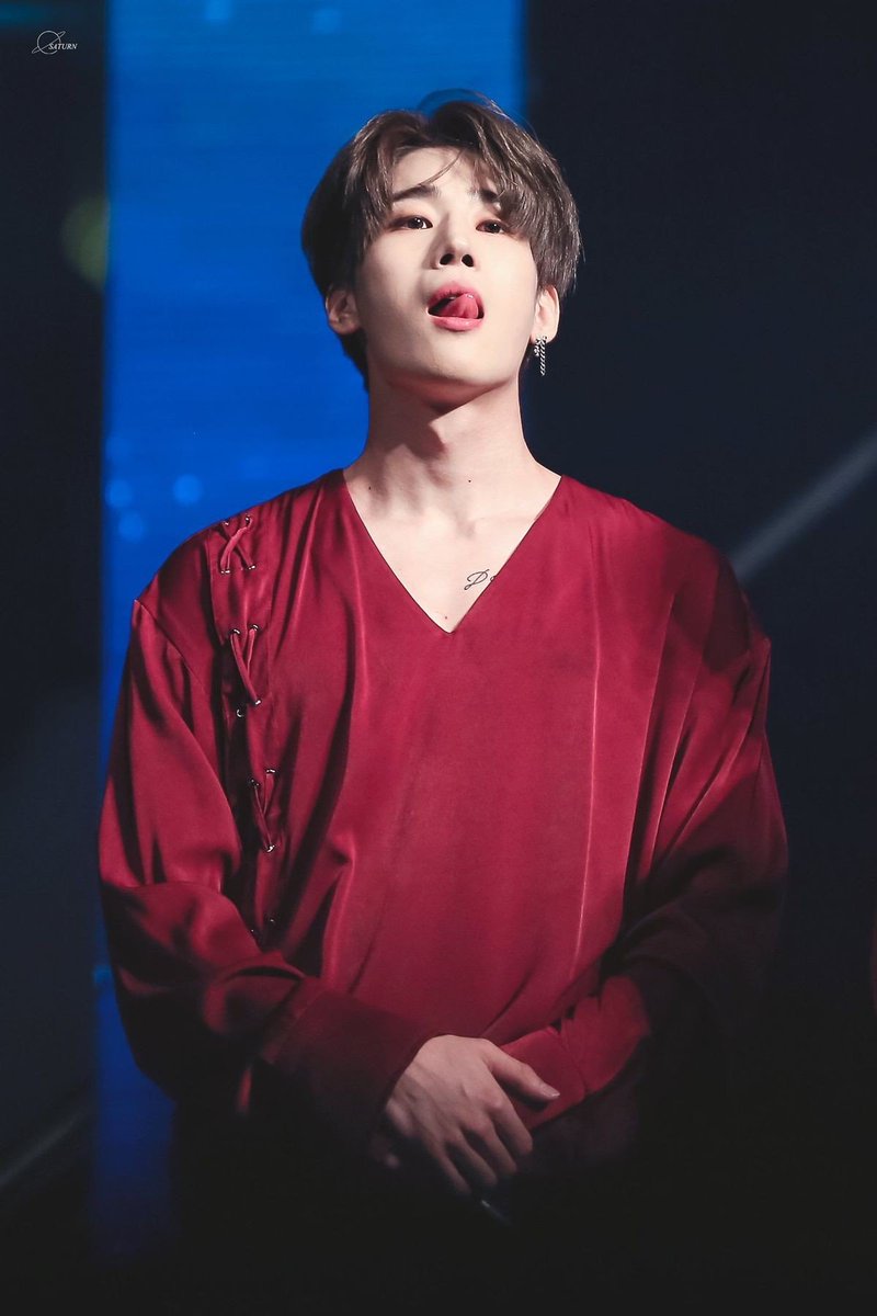 12. seungwoo handsome at music & b-boy party performance, bruh that tongue
