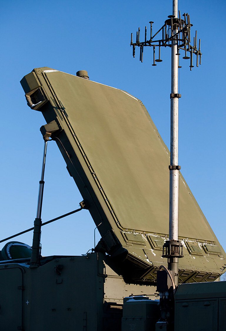 92N6E   Multifunctional radar  Range:   400Km  Tracking: 100 targets at same time