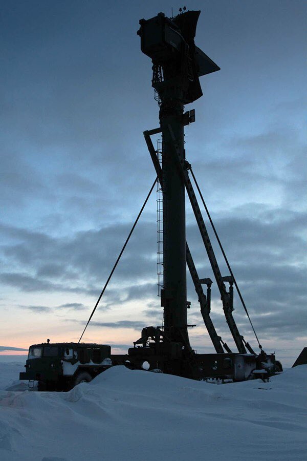 Optional Radar 40V6MR    For detection of aircrafts flying at very low altitude and longer ranges