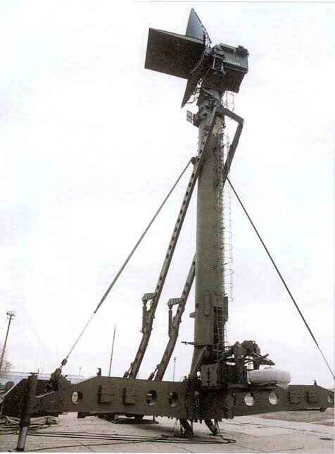 Optional Radar 40V6MR    For detection of aircrafts flying at very low altitude and longer ranges