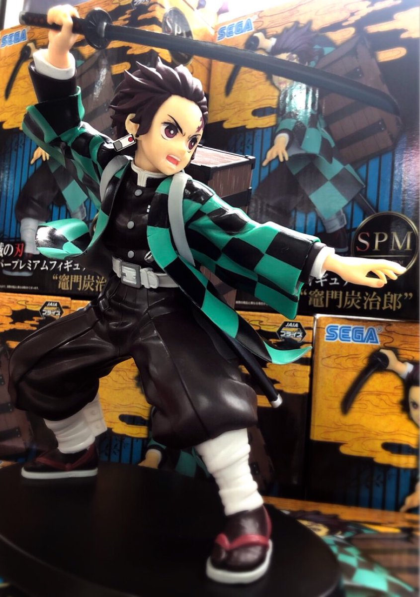 pico_bisai's tweet photo. #鬼滅の刃 スーパープレミアムフィギュア”竈門炭治郎”投入中！
服のたるみやシワ、木箱など細部まで再現されています👀
どの角度から見ても最高🥺✨
#竈門炭治郎 #プライズ https://t.co/02kolpnm5v