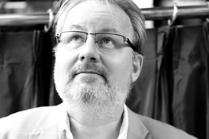 EricDubois's tweet photo. #i4EmploiR cherche #emploi dans l'#édition #CDD ou #CDI . Paris /RP. 
Sens de l'organisation et de l'équipe. Un geek dans l'âme. Excellente culture. Lecteur assidu. Auteur lui-même :
https://t.co/lgLqwH9UZz https://t.co/aQA6T71Dhw   
#PleaseRT  #Emploi #RQTH https://t.co/P7cjcCSs7A