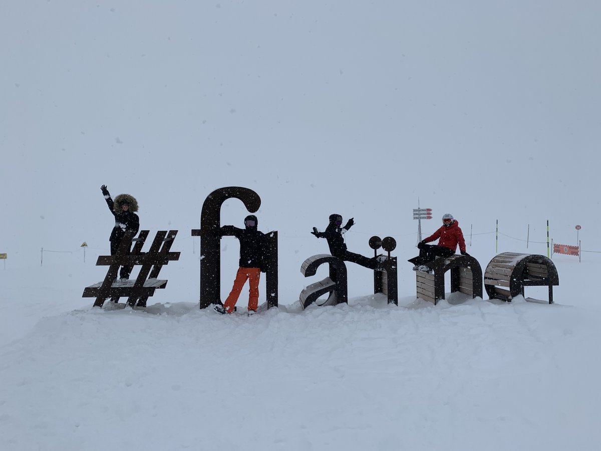 UKesf's tweet photo. Name your best French ski resort and why? Here’s one to start you off.  #skifrance #esfuk #snow #frenchmountaintrip #living #holiday #ski #learntoski #bounceback #esf https://t.co/c1S07o8okK